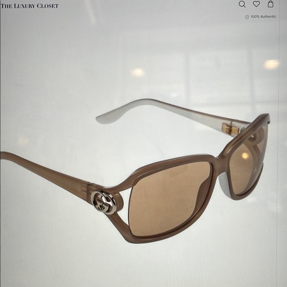 Gucci Gray Sunglasses Sleek Modern Accessories